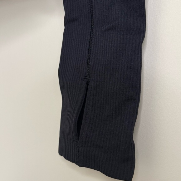 Lululemon RestLess Cropped Half Zip – Herringbone Fade Black & White Long Sleeve - Picture 9 of 9